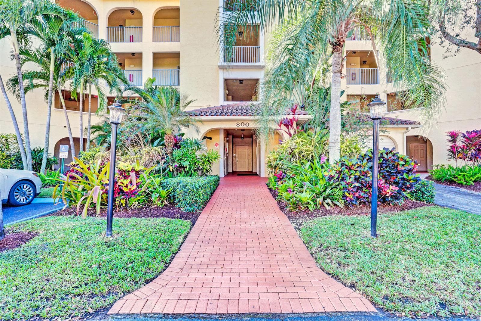 800 Uno Lago Drive # 305, Juno Beach, FL 33408 photo 3