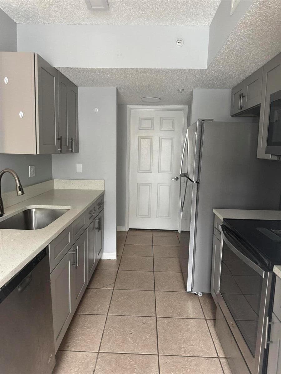 1670 N 42nd Circle # 105, Vero Beach, FL 32967