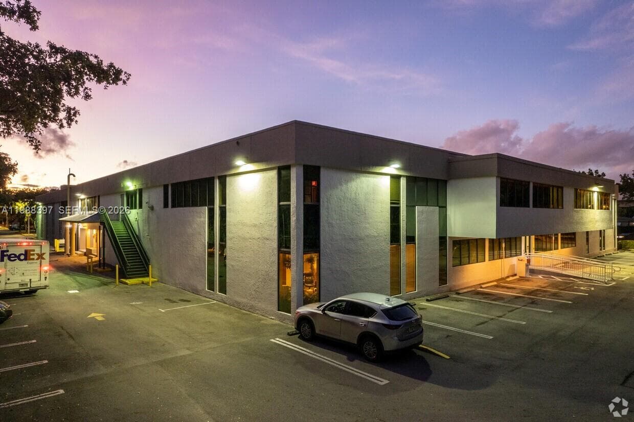 2000 S Dixie Hwy # 200, Miami, FL 33133