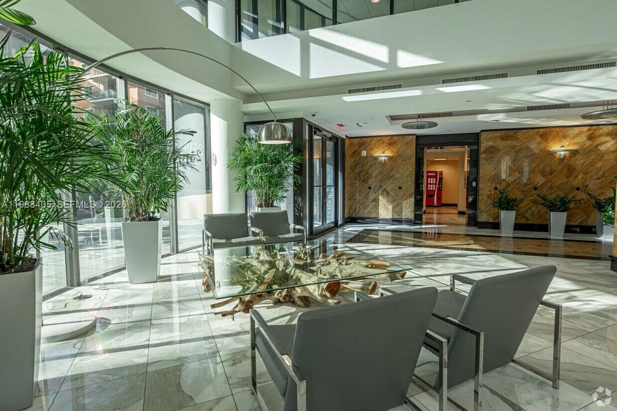 75 Valencia Ave # 302, Coral Gables, FL 33134