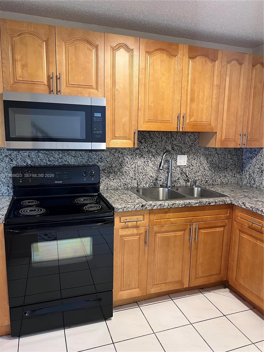 2750 W 76th St # 208, Hialeah, FL 33016 photo 3