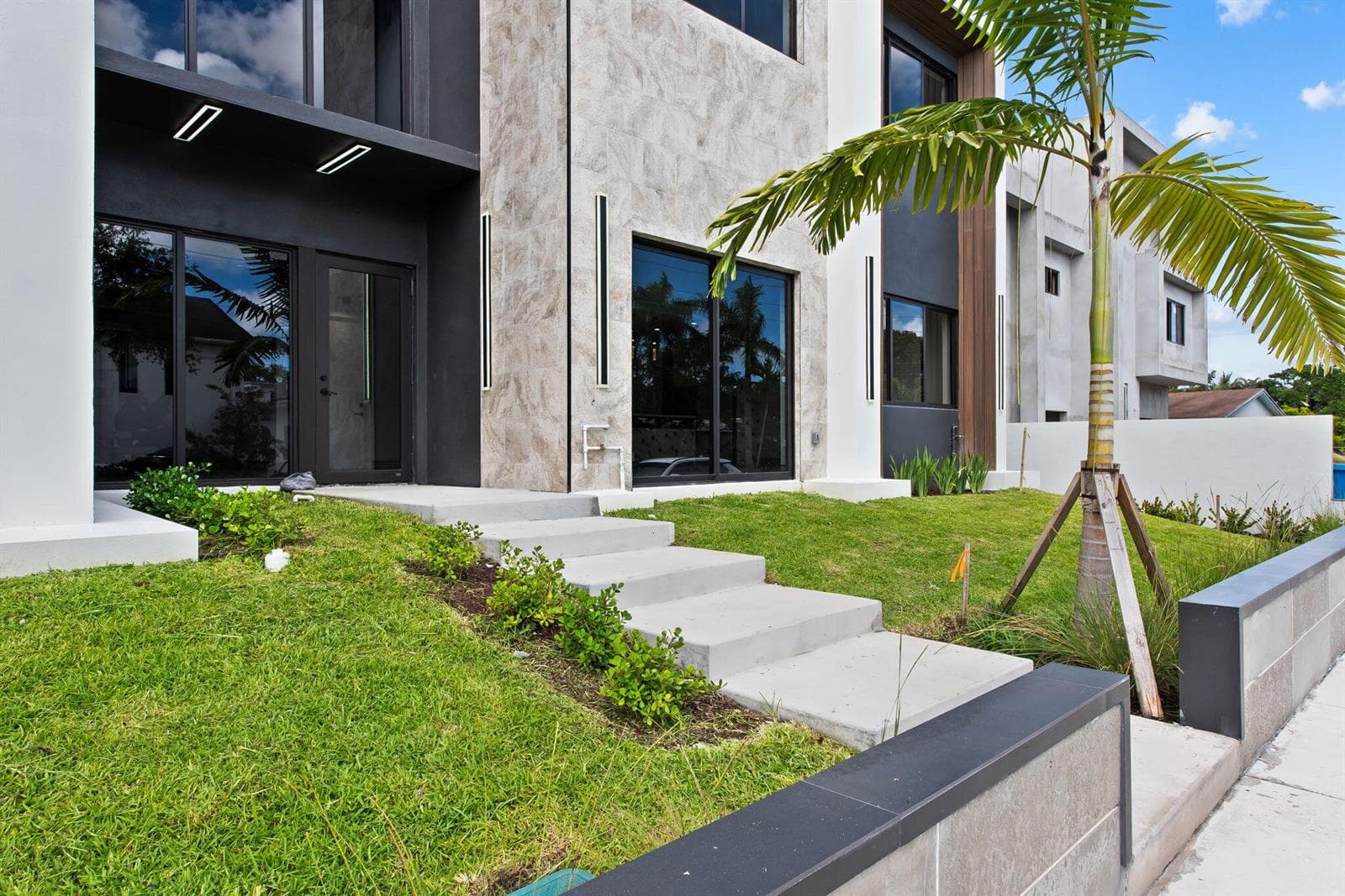 843 SW 14th Court # 843, Fort Lauderdale, FL 33315 photo 2