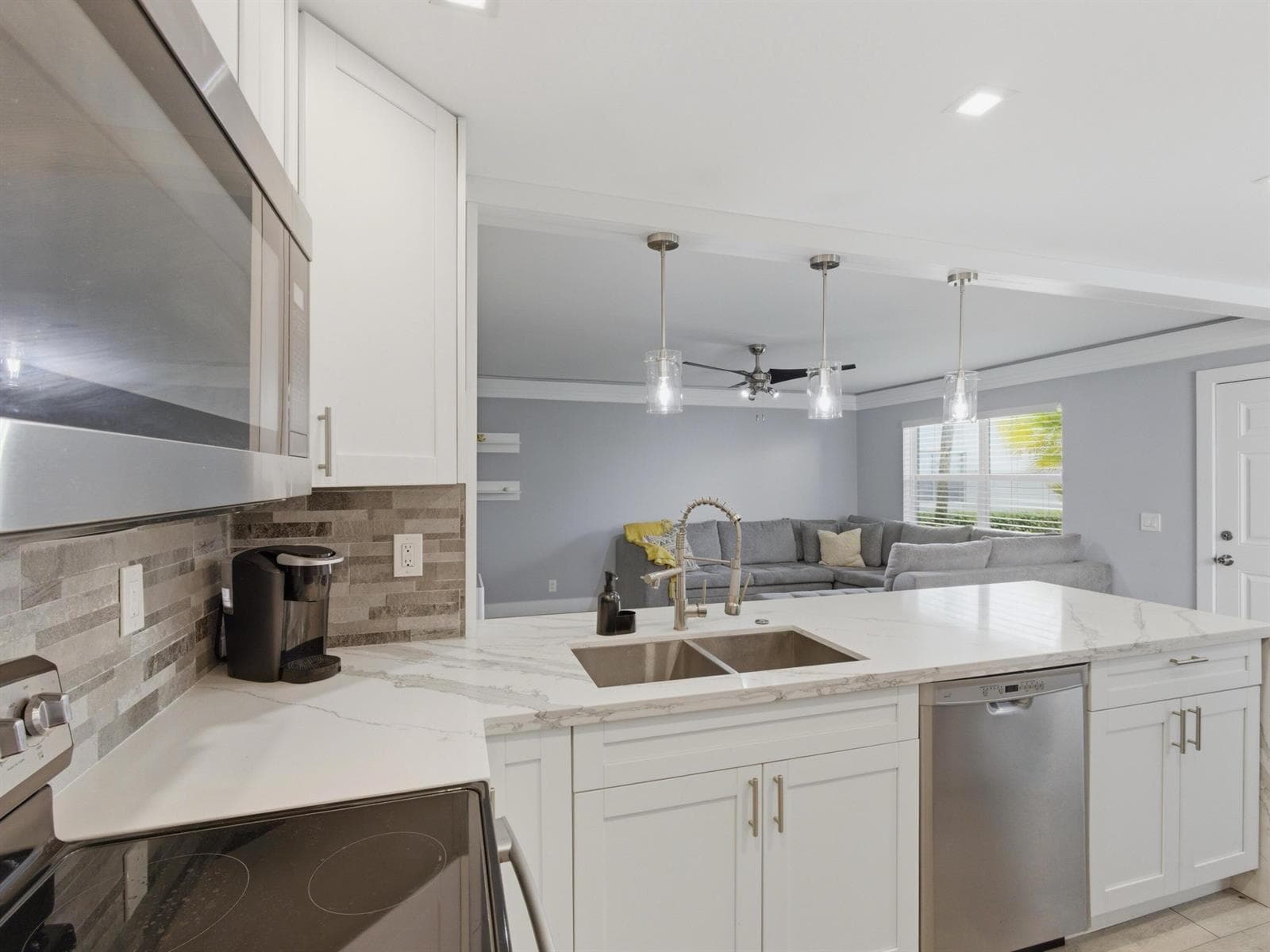 397 Burgundy I, Delray Beach, FL 33484 photo 2