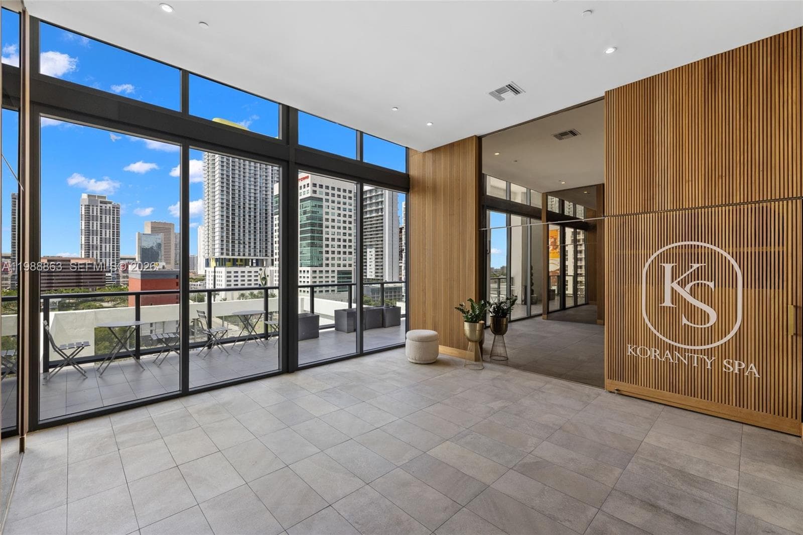 239 SW 9th St # 802, Miami, FL 33130