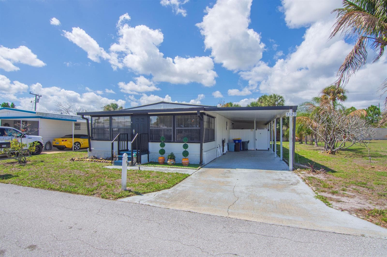 2520 SE Penny Lane, Stuart, FL 34994 photo 2