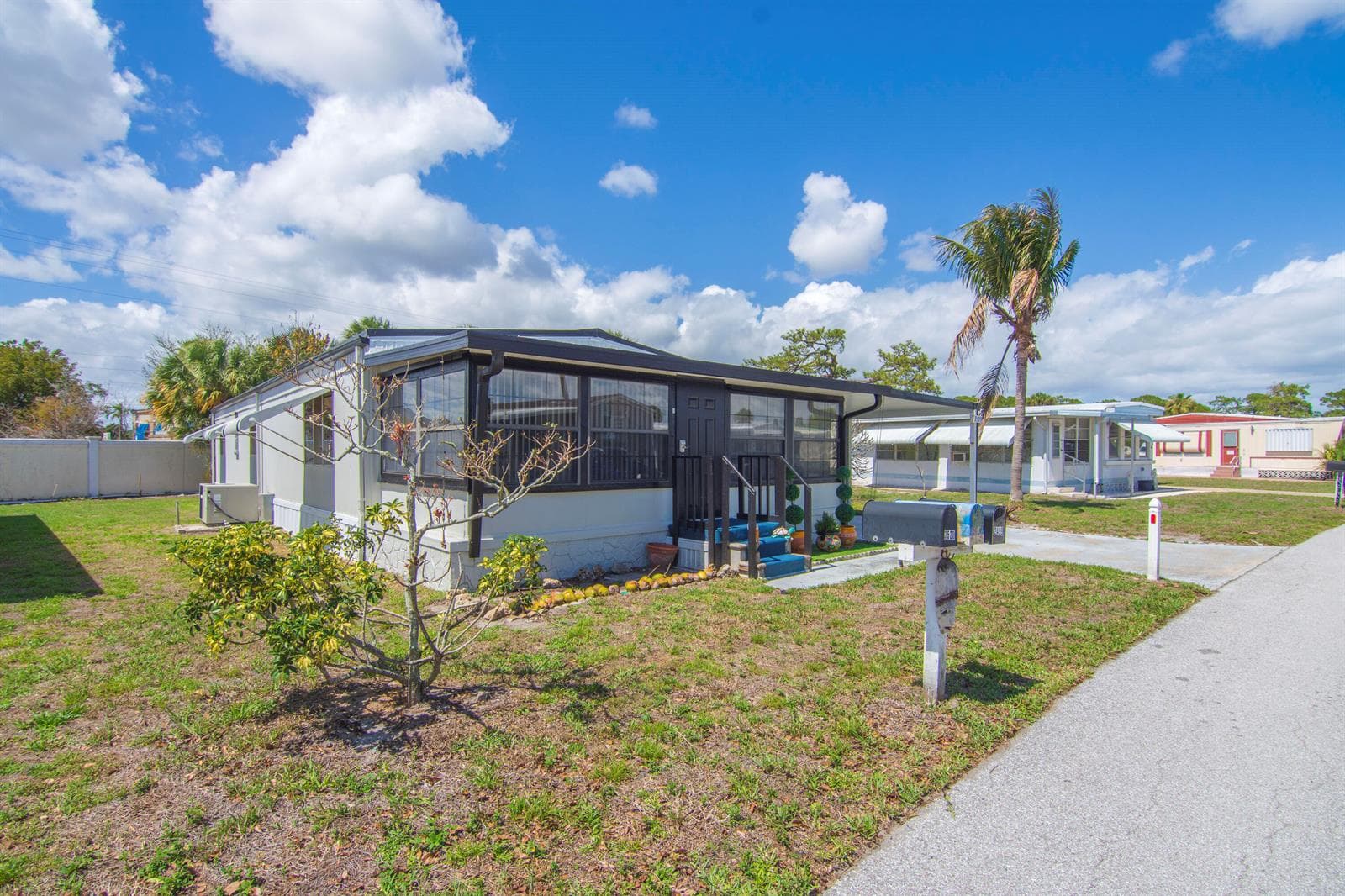2520 SE Penny Lane, Stuart, FL 34994 photo 3