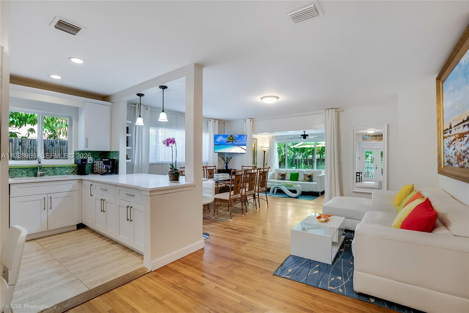113 SW 2nd St, Hallandale Beach, FL 33009 photo 2