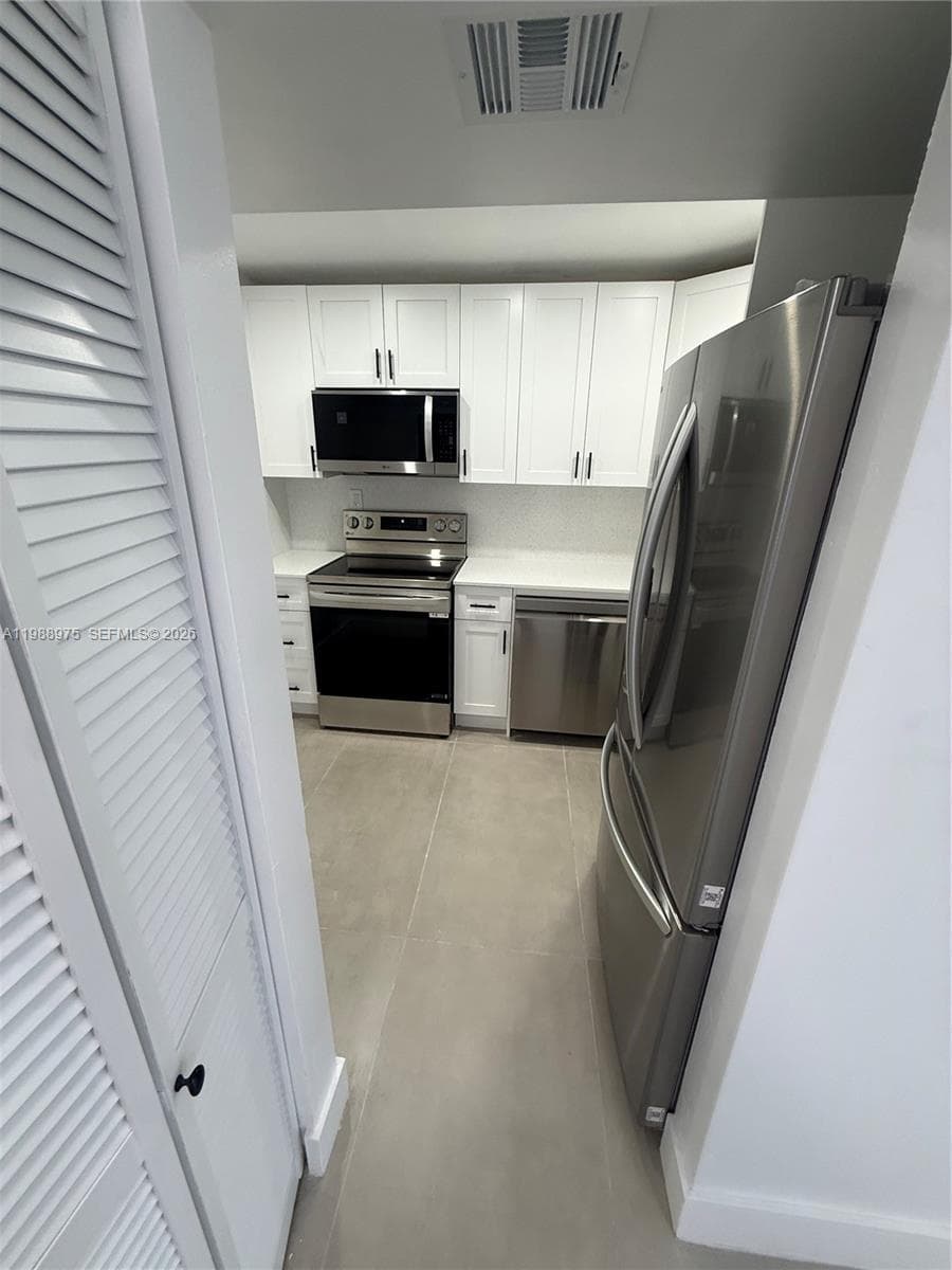 6937 Bay Dr, Miami Beach, FL 33141 photo 3