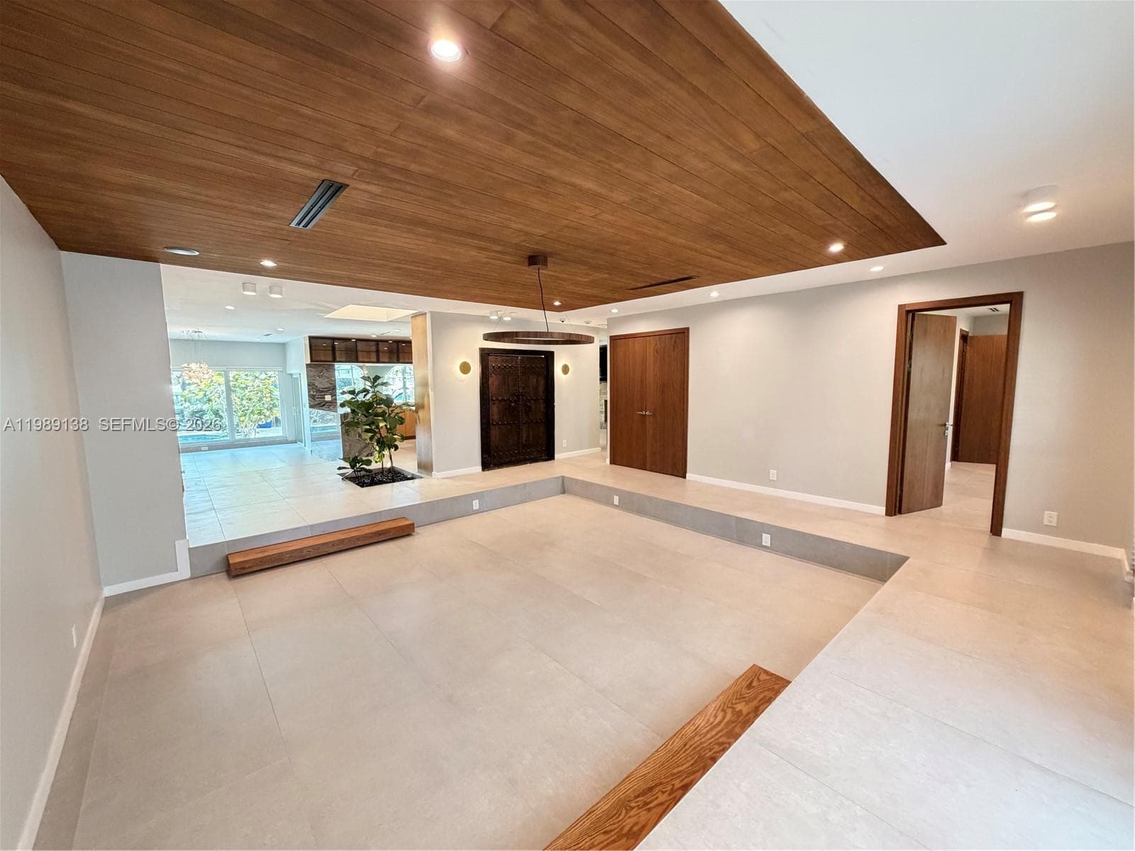 3200 NE 165th St, North Miami Beach, FL 33160 photo 4