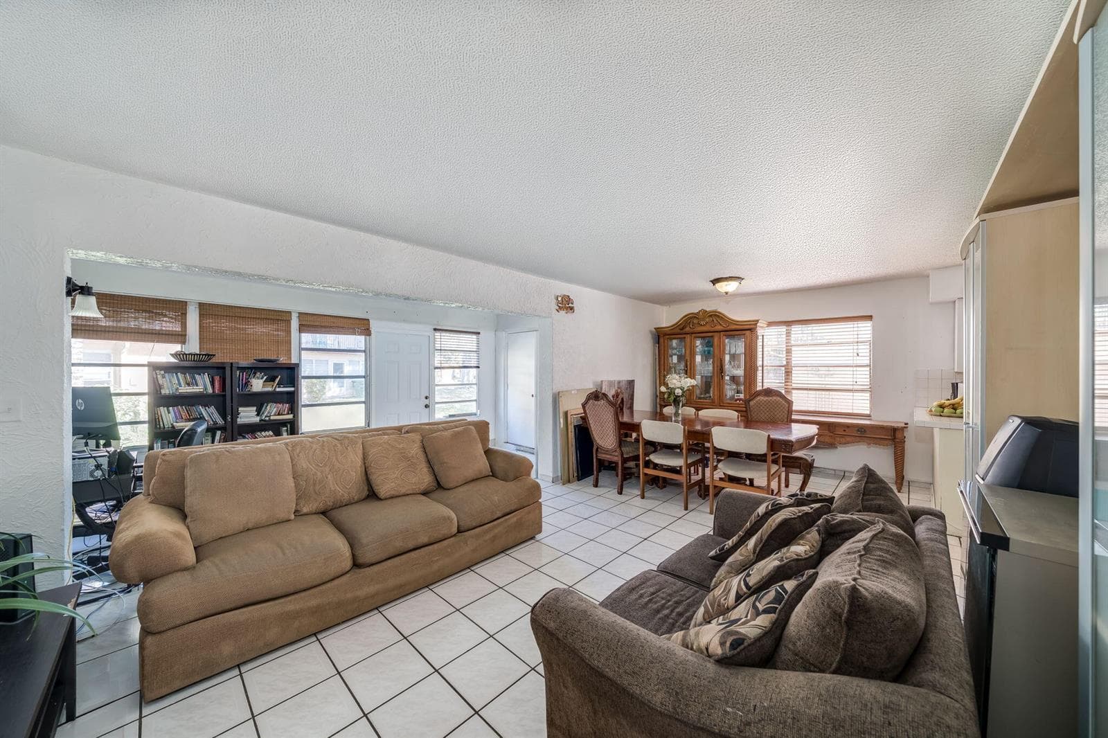 7 Ann Lee Lane, Tamarac, FL 33319 photo 2