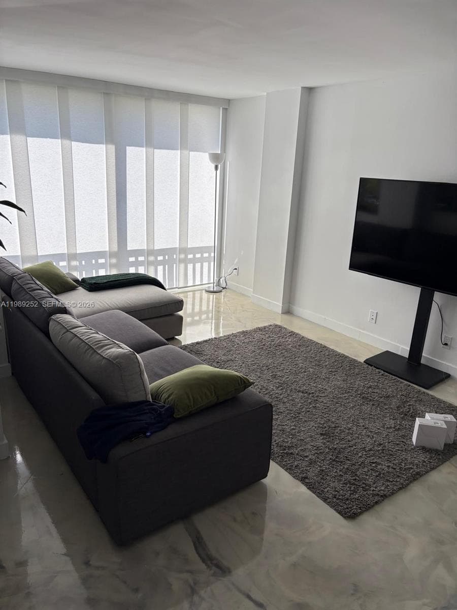 17021 N North Bay Rd # 428, Sunny Isles Beach, FL 33160