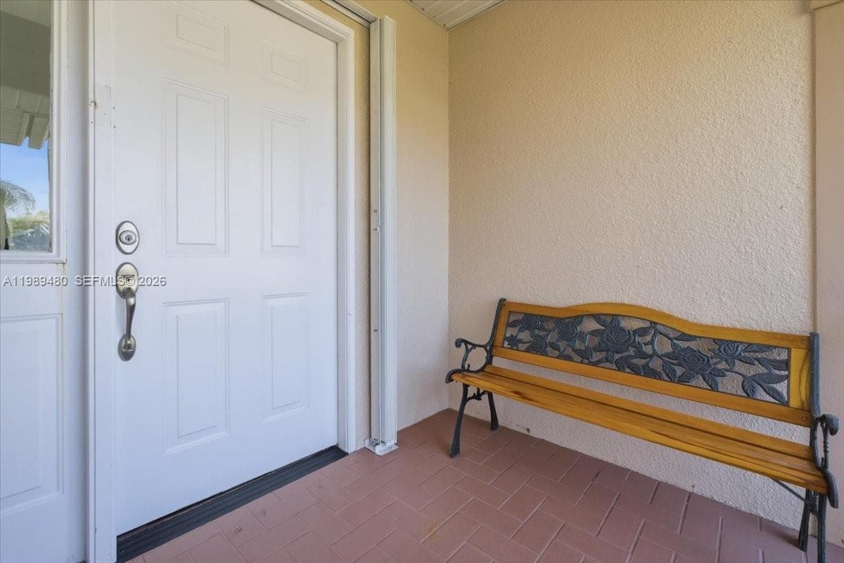 2570 SE 7th Pl, Homestead, FL 33033 photo 5