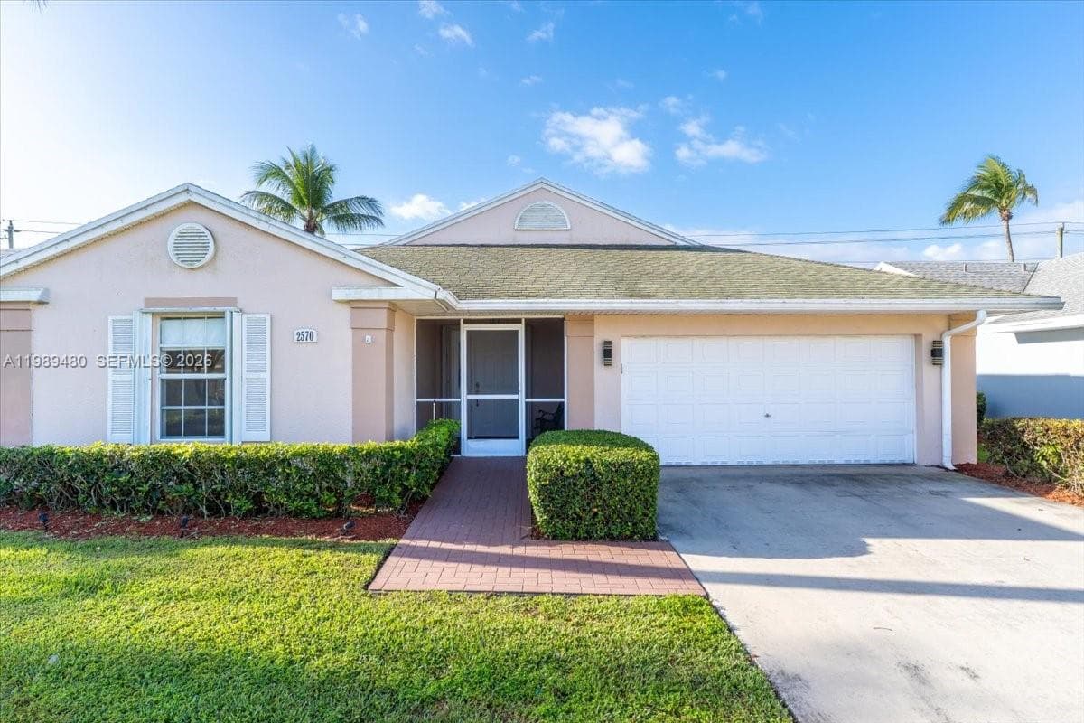 2570 SE 7th Pl, Homestead, FL 33033 photo 4