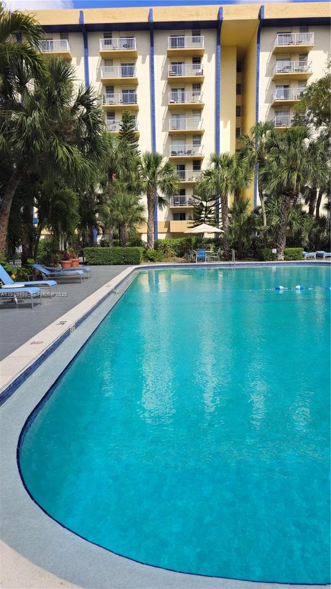 4550 NW 9th St # 505E, Miami, FL 33126