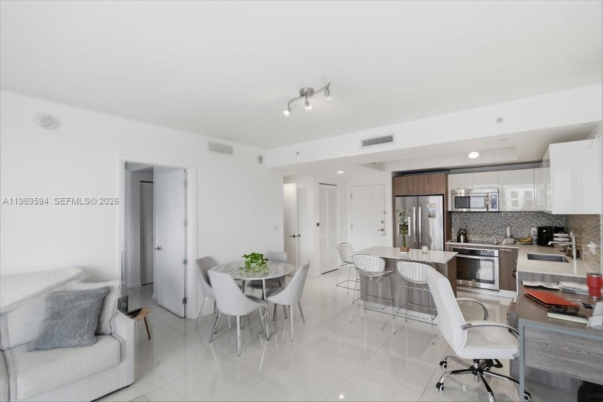 5300 Paseo Blvd # 1803, Doral, FL 33166 photo 3