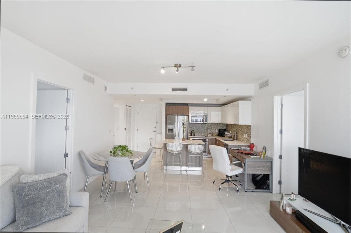 5300 Paseo Blvd # 1803, Doral, FL 33166 photo 4