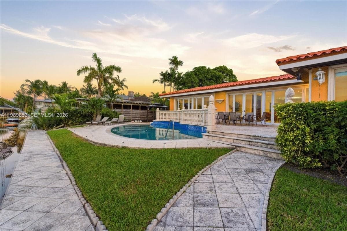 1249 Biscaya Dr, Surfside, FL 33154 photo 4