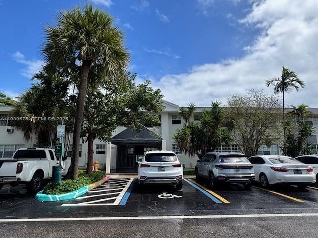 7925 West Dr # 15, North Bay Village, FL 33141
