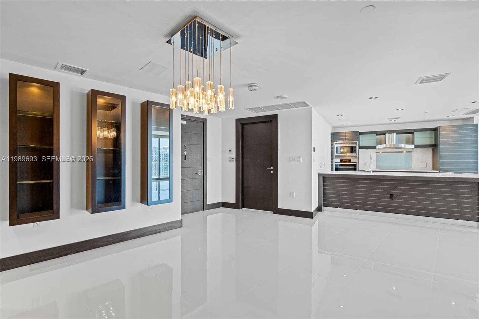 200 Biscayne Boulevard Way # 3707, Miami, FL 33131 photo 5