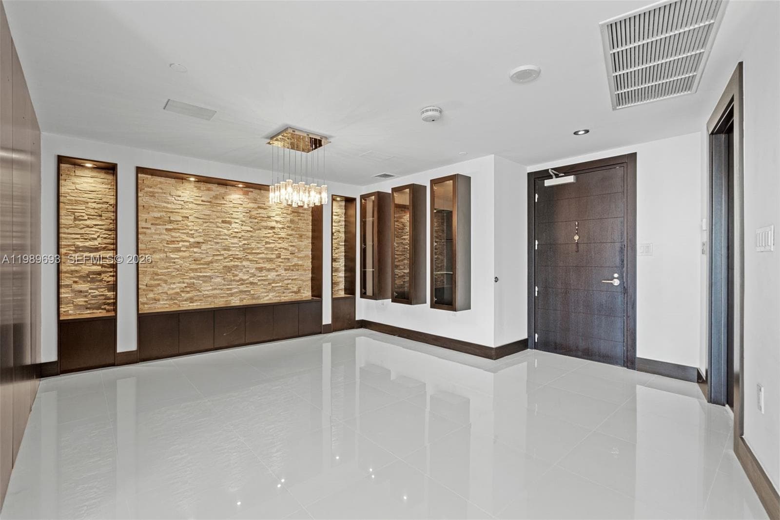 200 Biscayne Boulevard Way # 3707, Miami, FL 33131 photo 4