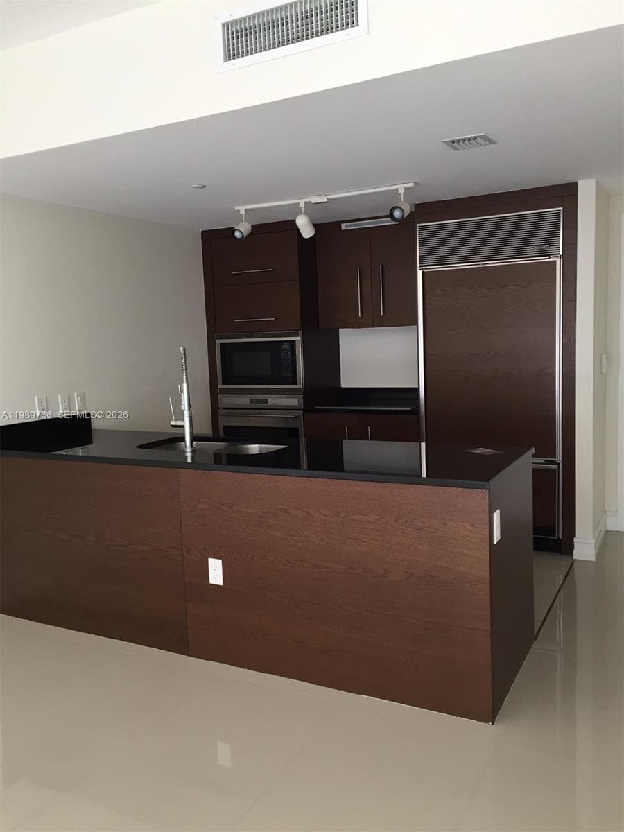 475 Brickell Ave # 5111, Miami, FL 33131 photo 5