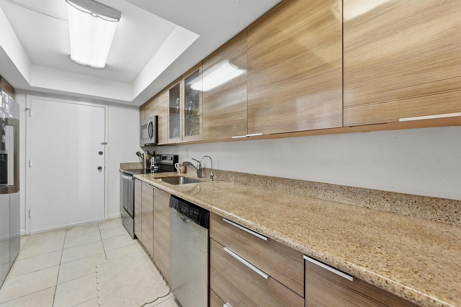 18011 Biscayne Boulevard # 1502, Aventura, FL 33160 photo 4