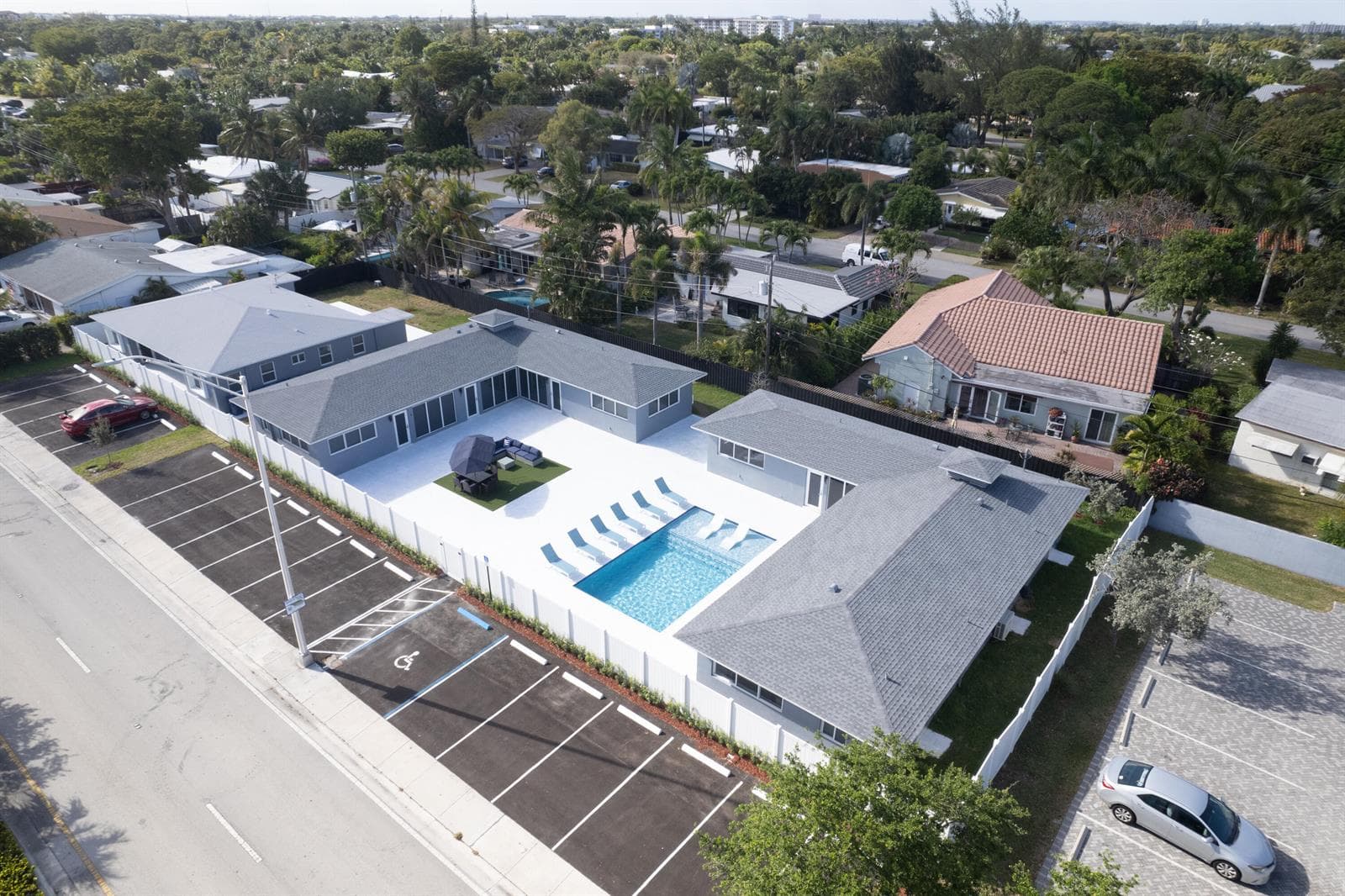 2009 NE 26th Street, Wilton Manors, FL 33305 photo 3
