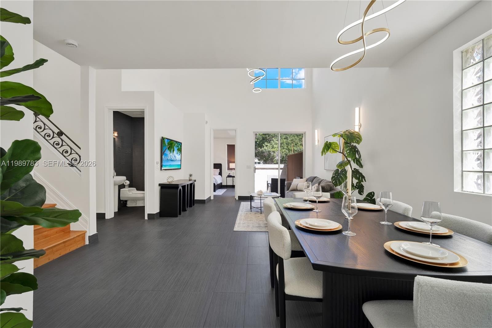 1251 Hayes St, Hollywood, FL 33019 photo 2