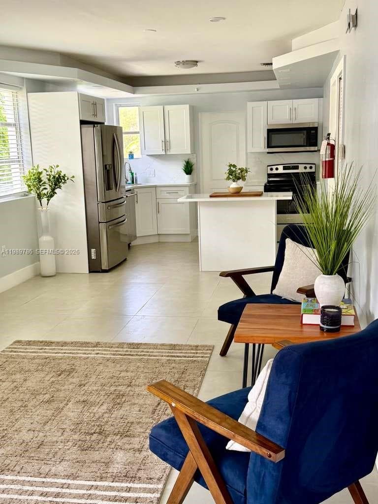 715 Hollywood Blvd, Hollywood, FL 33019 photo 4