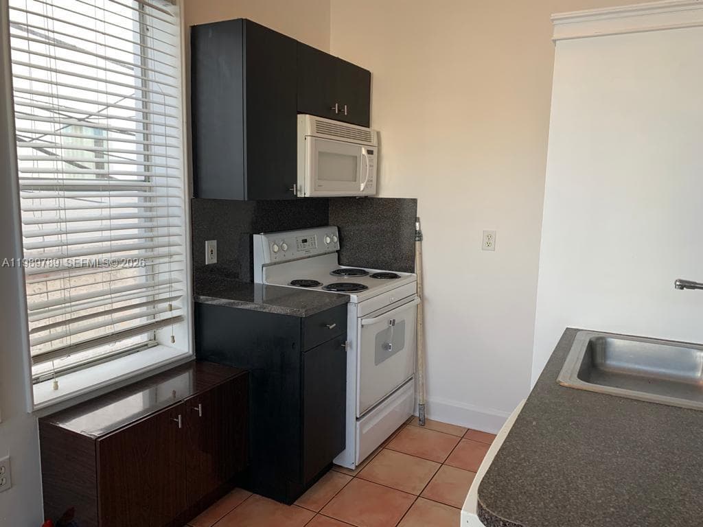 1027 Pennsylvania Ave # 203, Miami Beach, FL 33139 photo 4