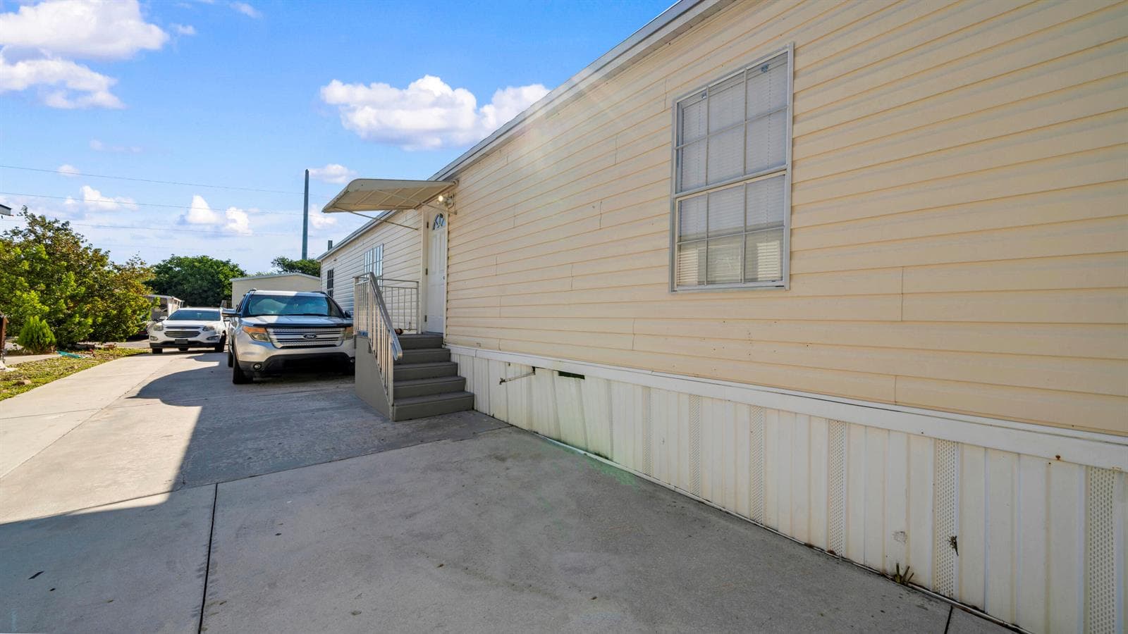 4905 NE 2nd Way, Pompano Beach, FL 33064 photo 2