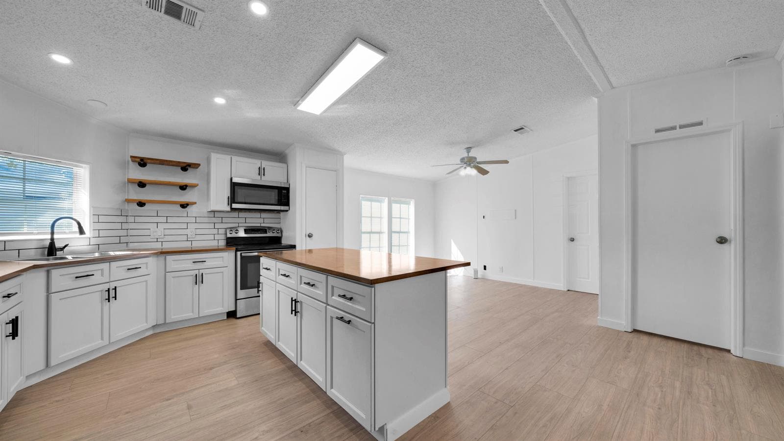 4905 NE 2nd Way, Pompano Beach, FL 33064 photo 3