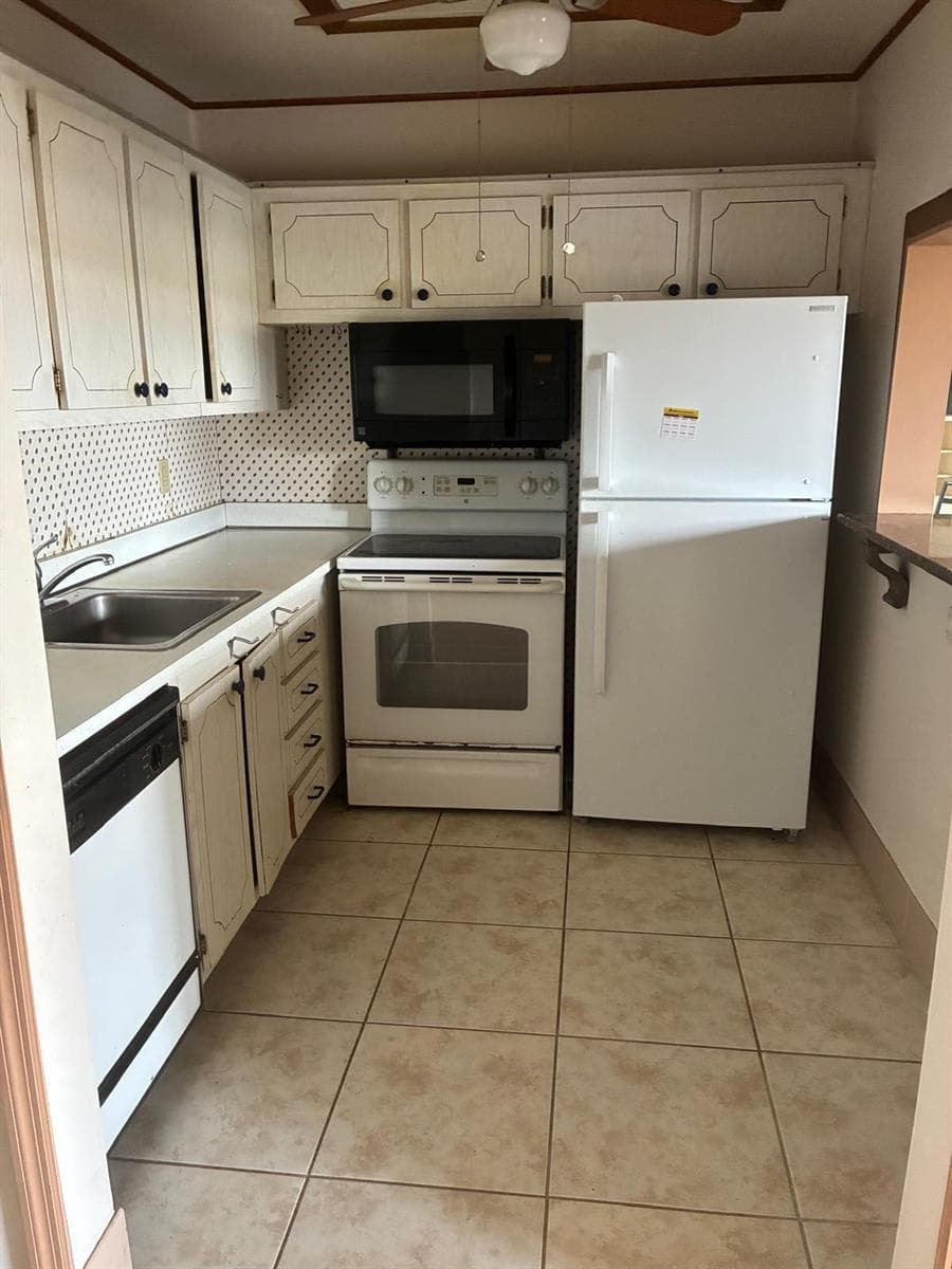 700 Village Green Court # 306, Palm Springs, FL 33461 photo 4