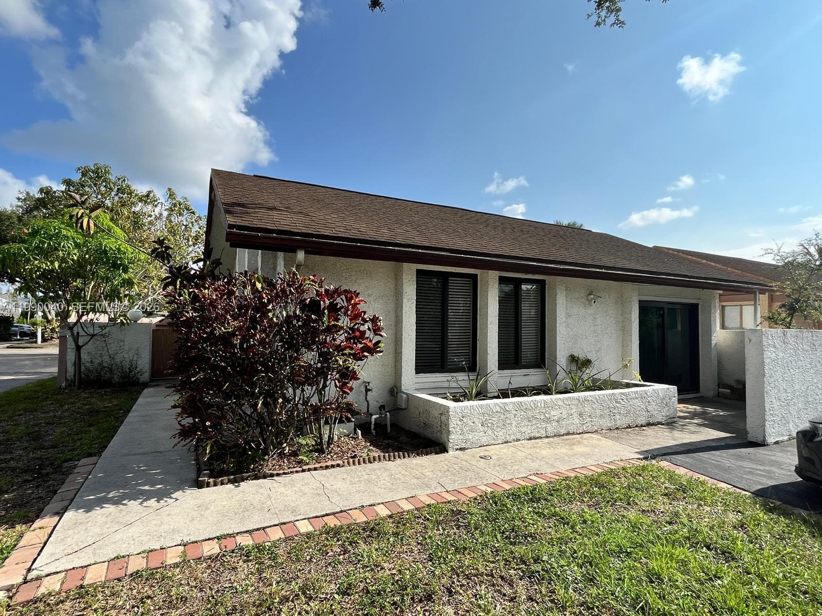 3931 SW 84th Ter, Davie, FL 33328