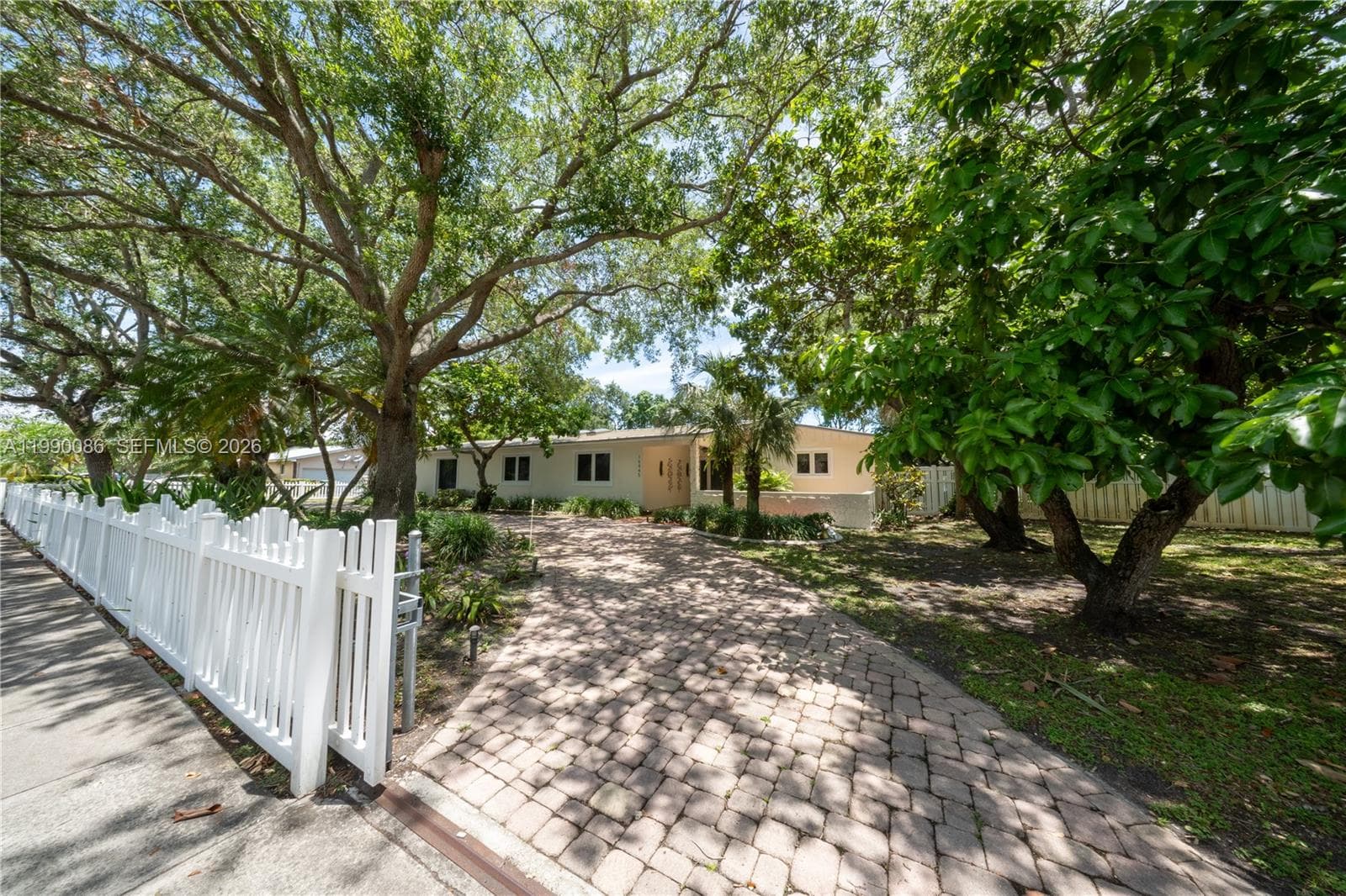 16445 SW 80th Ave, Palmetto Bay, FL 33157 photo 2