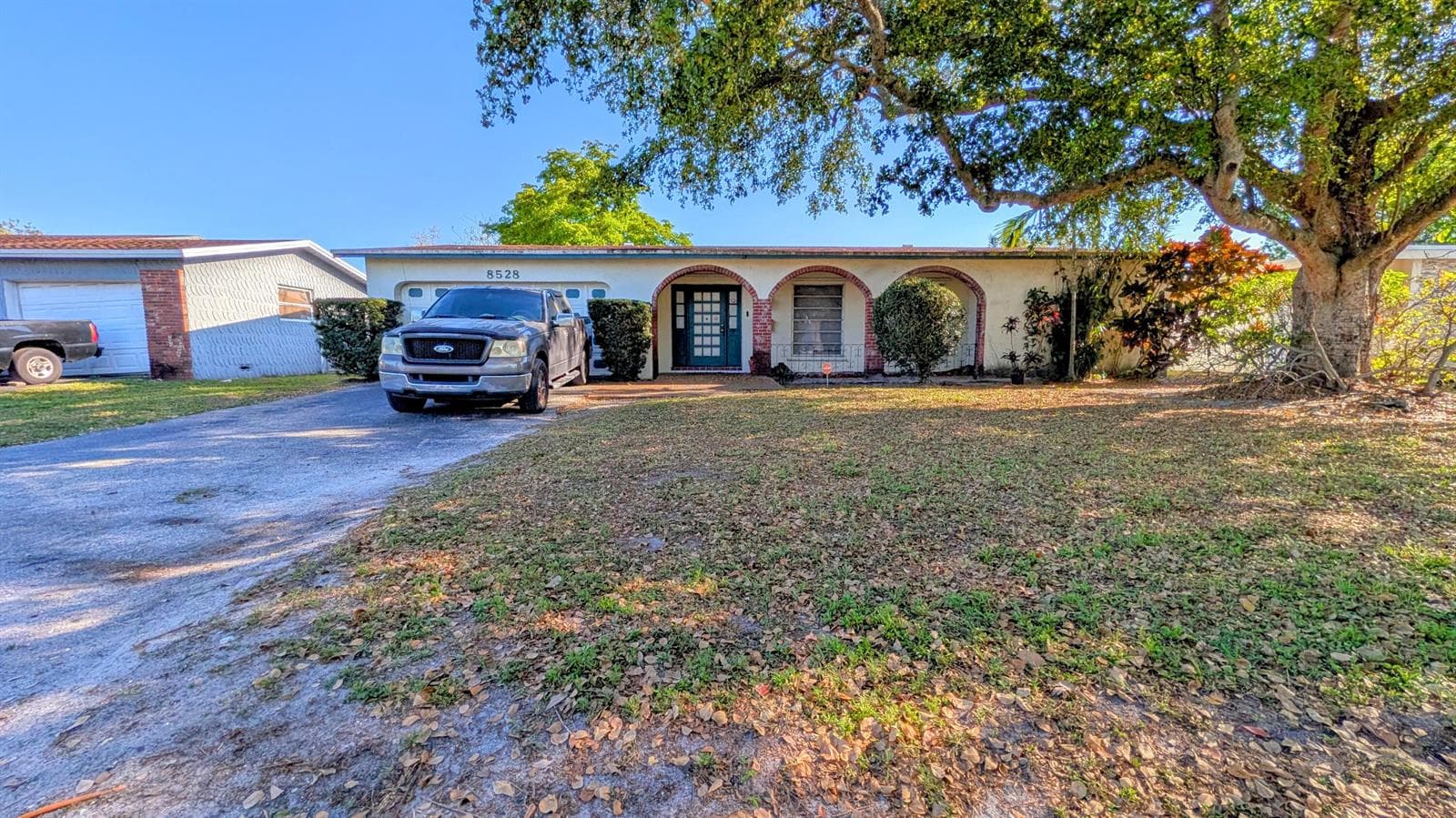 8528 Windsor Drive, Miramar, FL 33025 photo 2