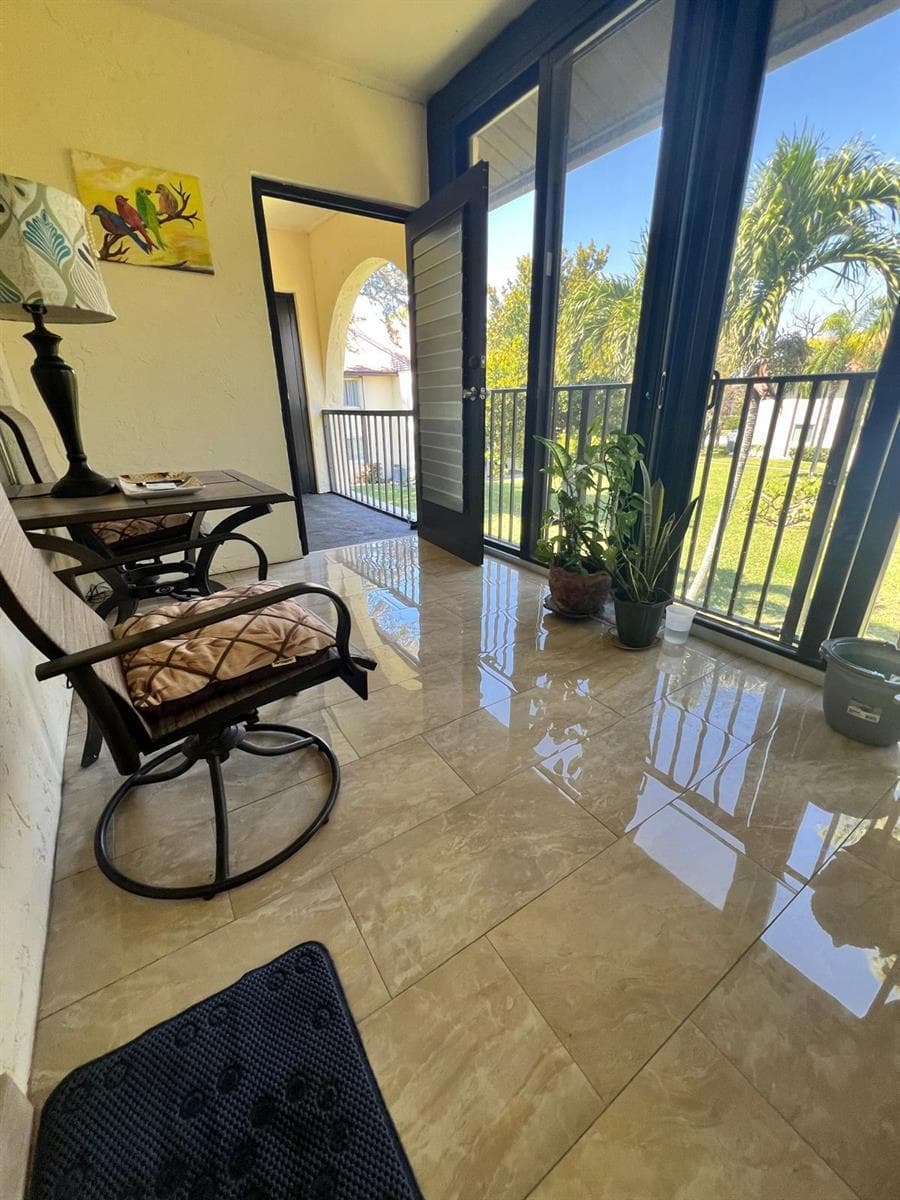 3561 Pine Tree Court # C-2, FL 33463 photo 4
