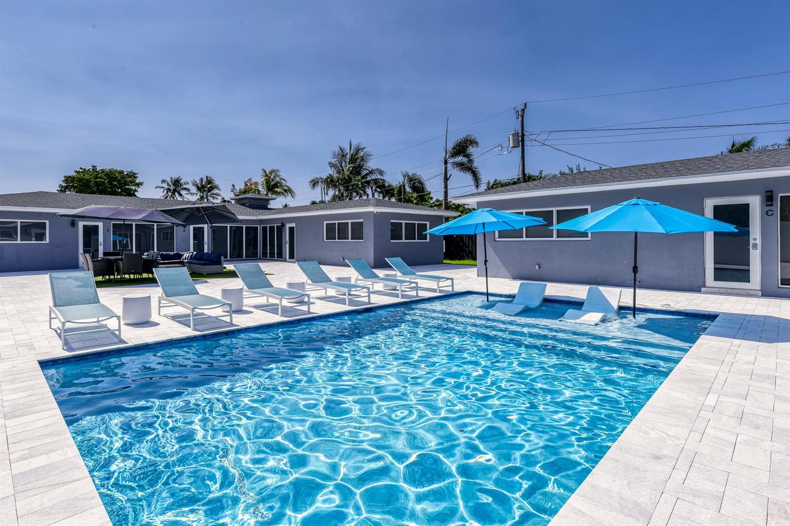 2017 NE 26th Street, Wilton Manors, FL 33305 photo 2