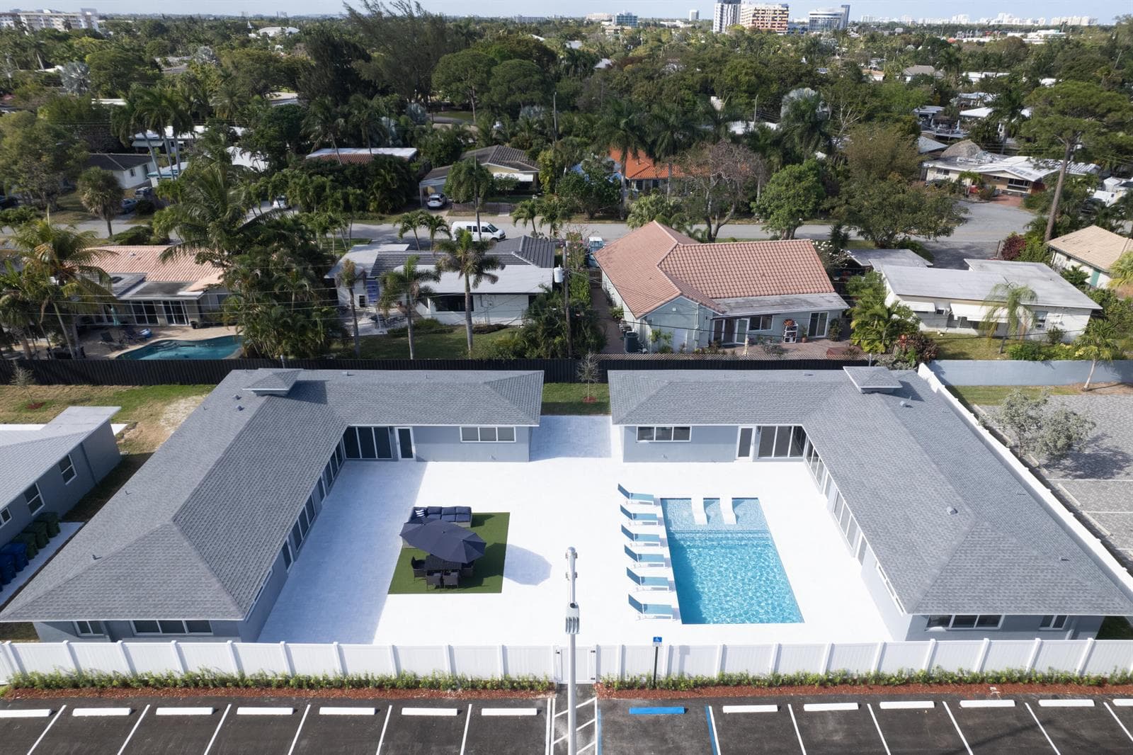 2017 NE 26th Street, Wilton Manors, FL 33305 photo 3