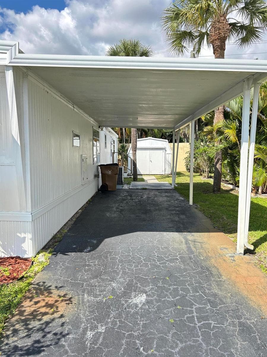 615 Alamanda Lane, Deerfield Beach, FL 33442 photo 4