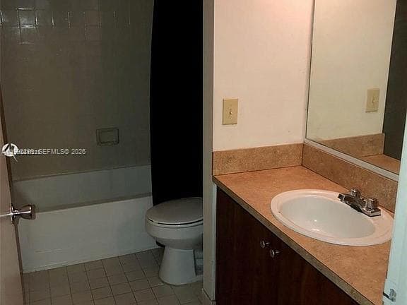7235 NW 179th St # 103, Hialeah, FL 33015 photo 3