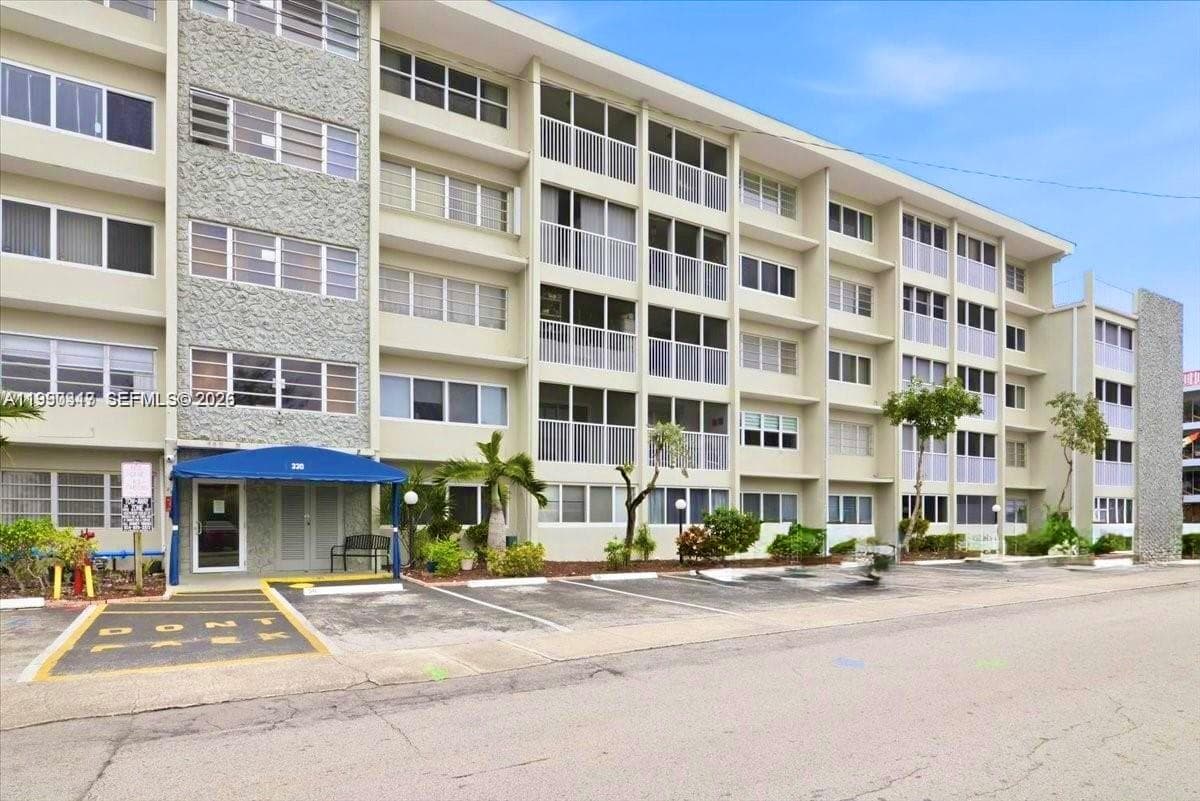 330 SE 2nd St # 101G, Hallandale Beach, FL 33009 photo 4