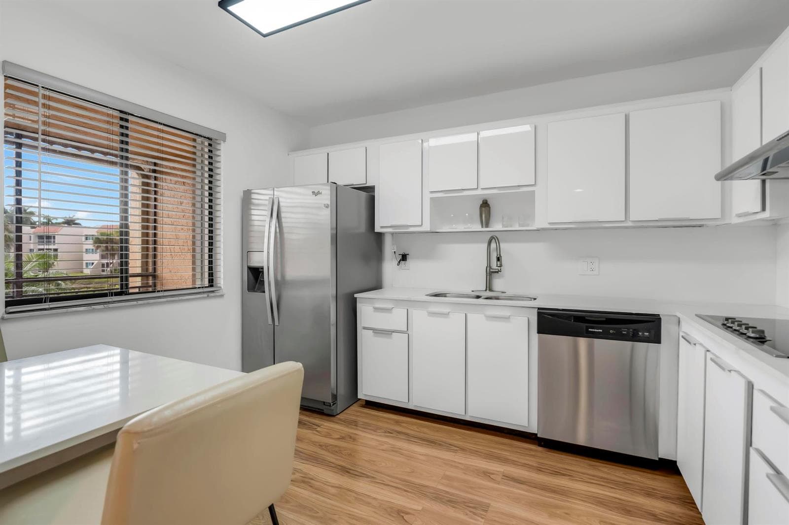 170 Lakeview Drive # 203, Weston, FL 33326 photo 4