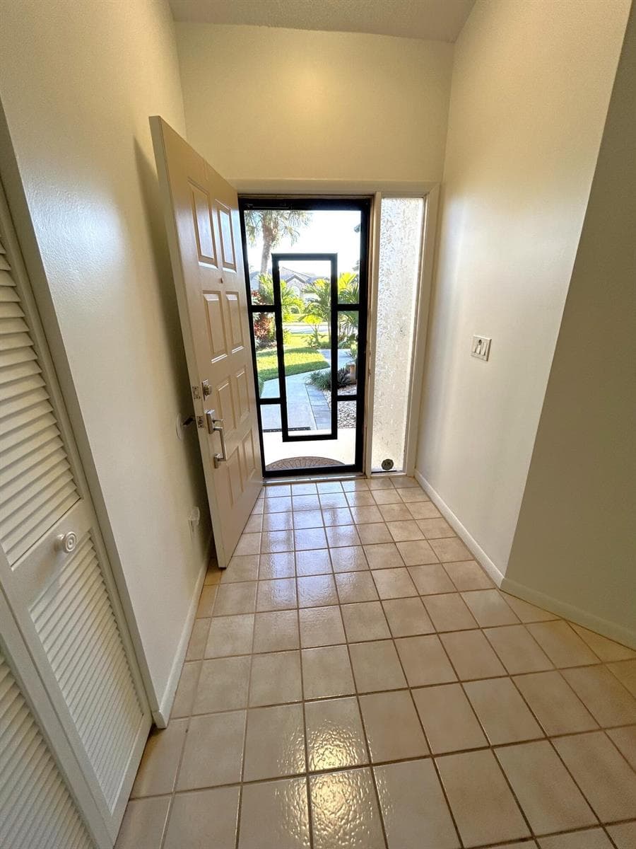 7207 Le Chalet Boulevard, Boynton Beach, FL 33472 photo 4