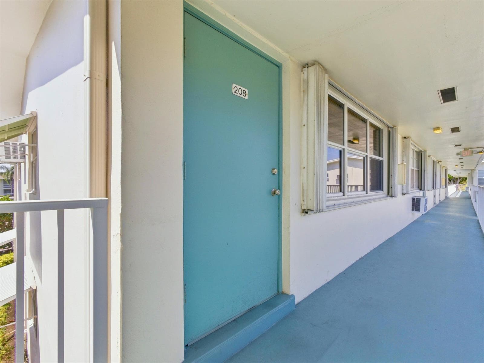 480 Horizons W # 208, Boynton Beach, FL 33435 photo 4
