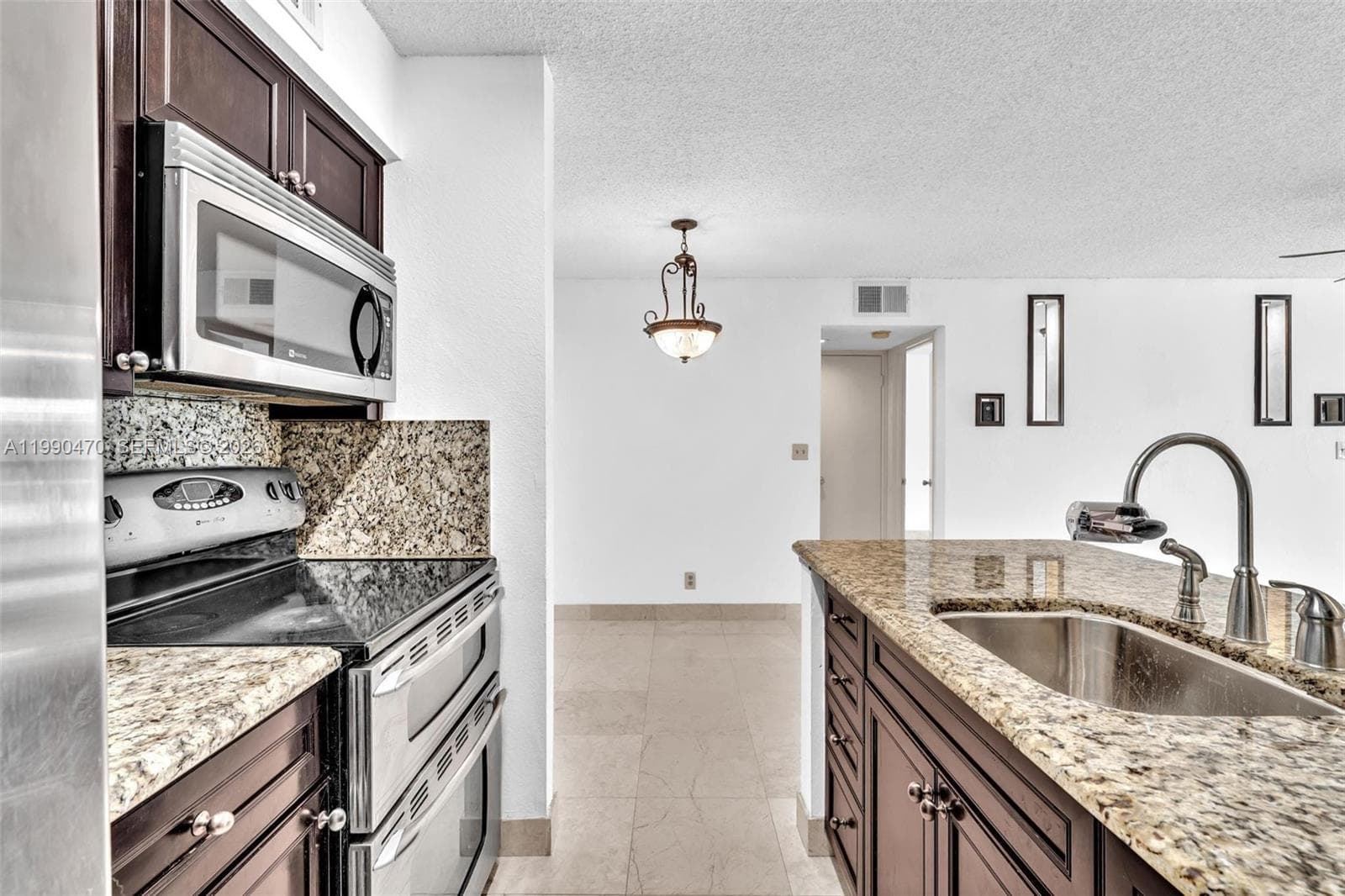 2796 S University Dr # 2104, Davie, FL 33328