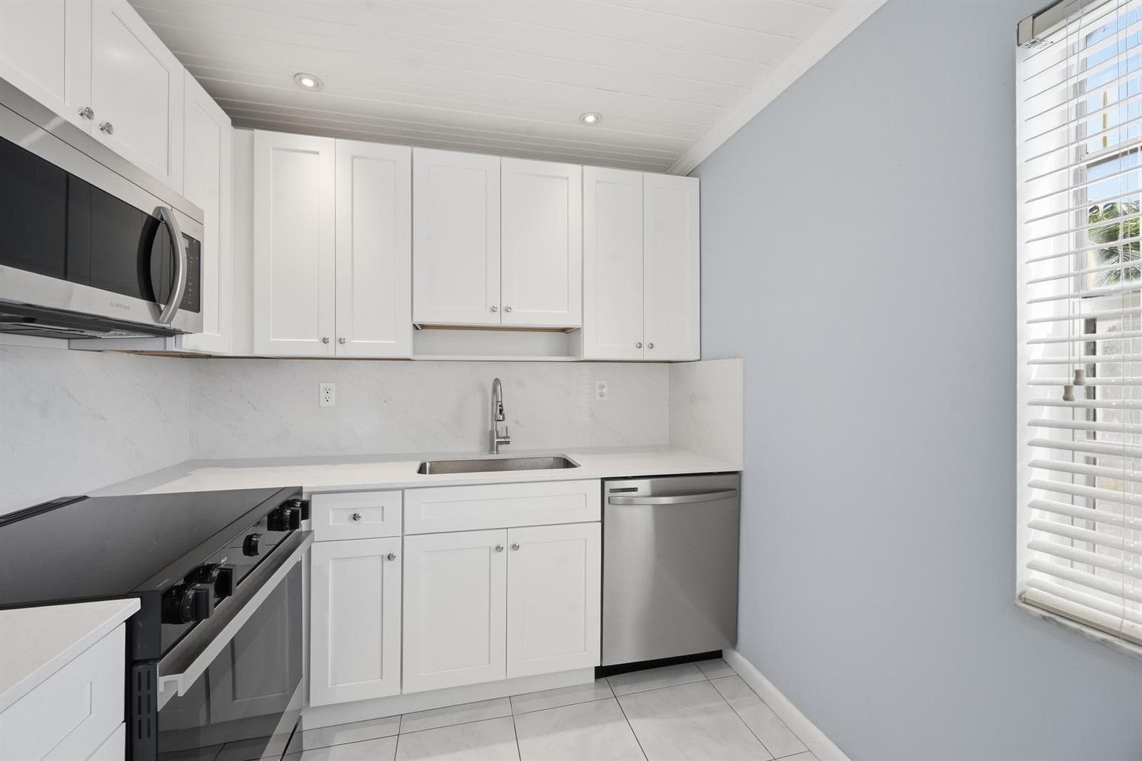 422 Burgundy I, Delray Beach, FL 33484 photo 4