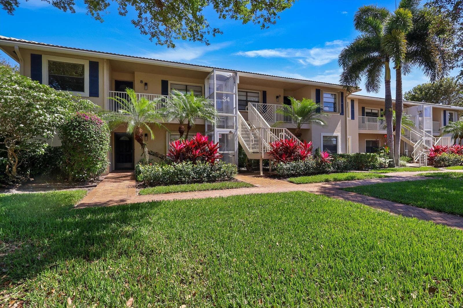 34 W Stratford Ln Lane W # D, Boynton Beach, FL 33436 photo 2