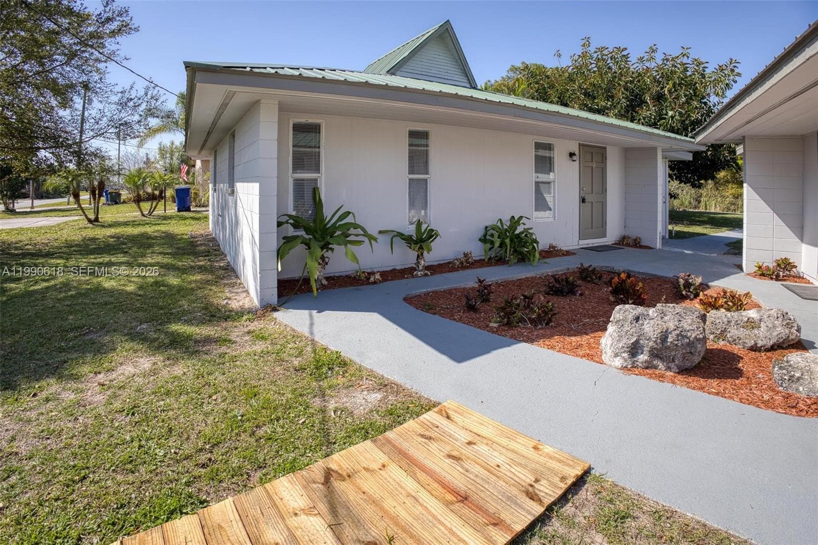 101-103 Jasmine CT, Lake Placid, FL 33852 photo 3