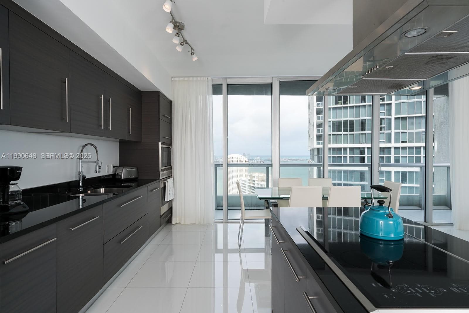 485 Brickell Ave # 4110, Miami, FL 33131 photo 2